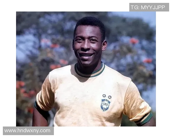 穿上十二号球衣的足球传奇人物与他们的辉煌历程解析 穿上十二号球衣的足球传奇人物与他们的辉煌历程解析